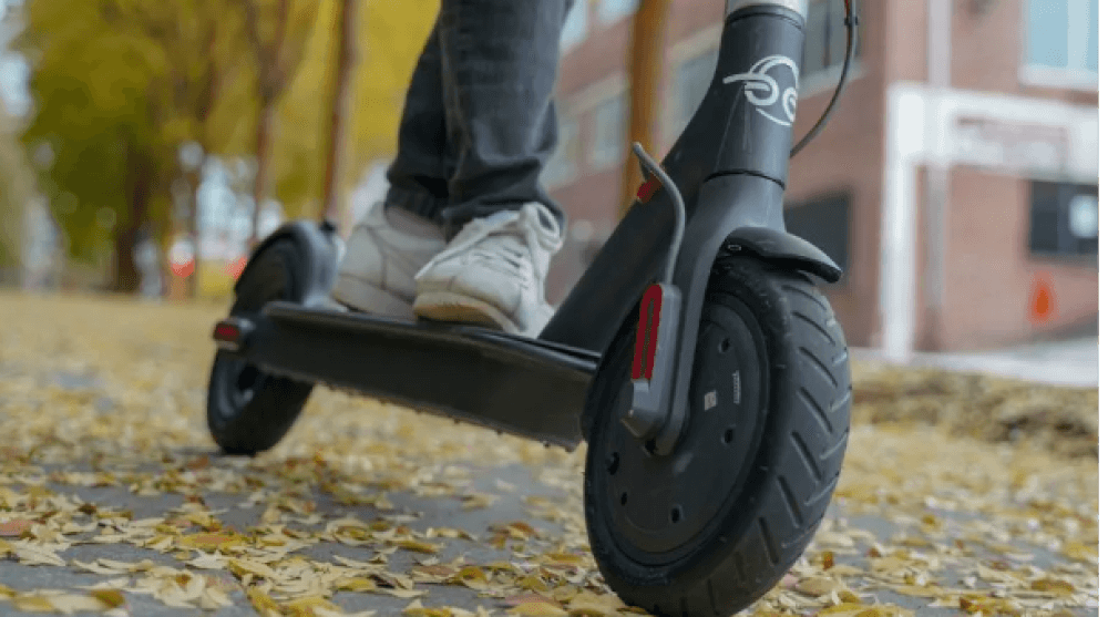 ТЦА: Насанд хүрээгүй иргэн скүүтэр, мопед унасан тохиолдолд эцэг, эхийг нь 400 мянган төгрөгөөр торгоно