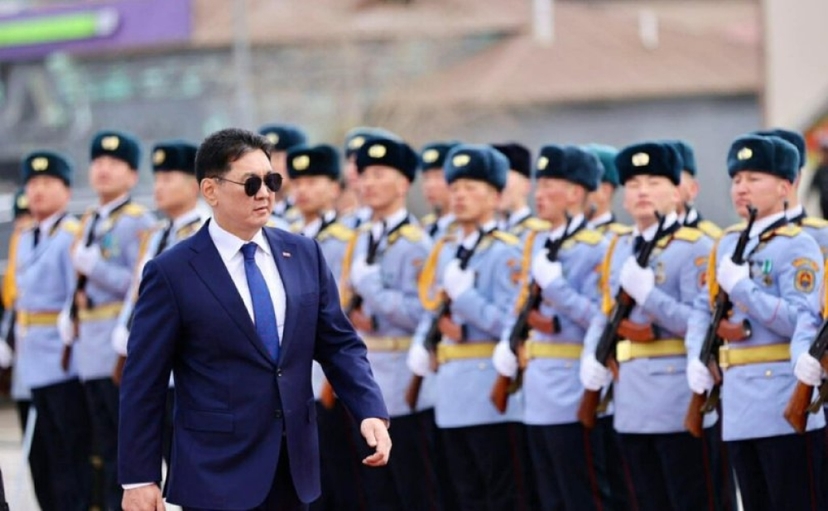 Ерөнхийлөгч У.Хүрэлсүх Налайх дүүрэгт ажиллаж байна