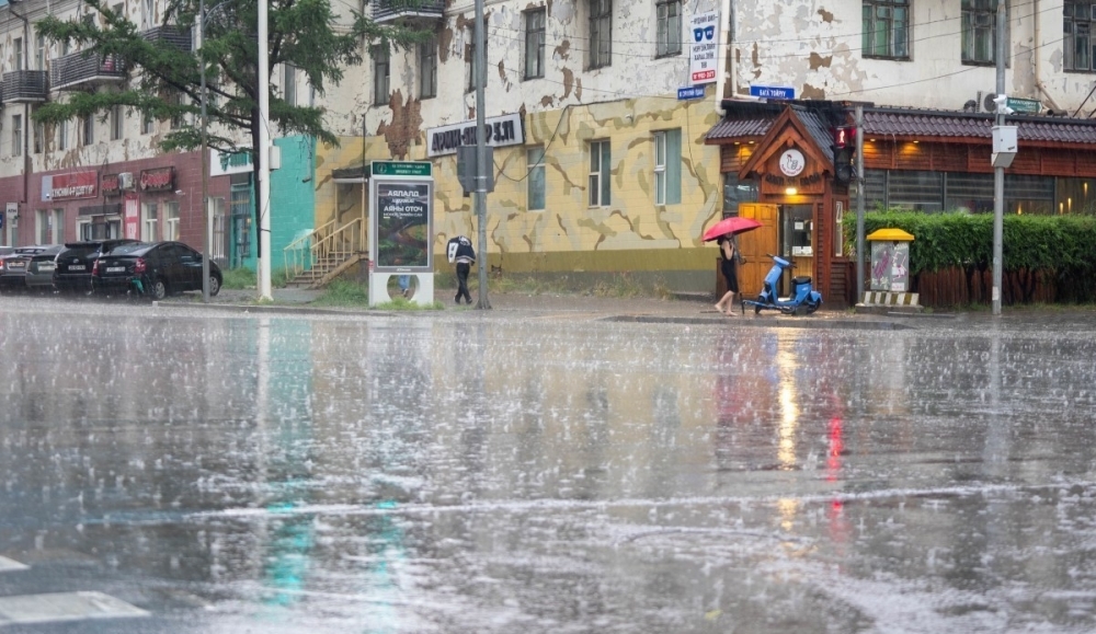 Маргааш бороо үргэлжилж орох тул үер усны аюулаас сэрэмжтэй байхыг анхааруулж байна