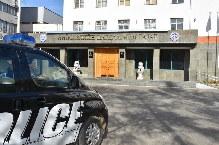 Гадаадын иргэний үүргэвчнээс бэлэн мөнгө хулгайлсан хэргийг шалгаж байна