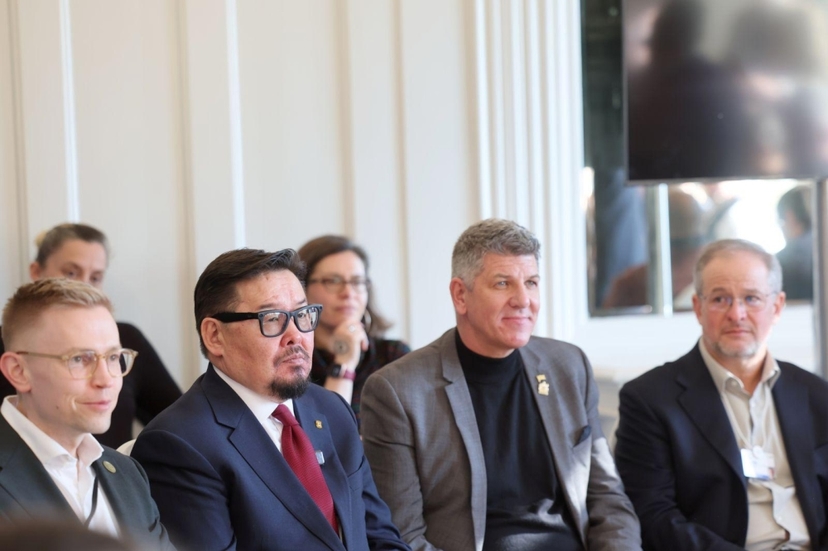 Г.ЗАНДАНШАТАР: СУРАГЧ БҮРИЙН ОНЦЛОГТ НИЙЦҮҮЛСЭН, ХИЙМЭЛ ОЮУНД СУУРИЛСАН “ТУСЛАХ БАГШ” ХӨГЖҮҮЛЖ БАЙНА