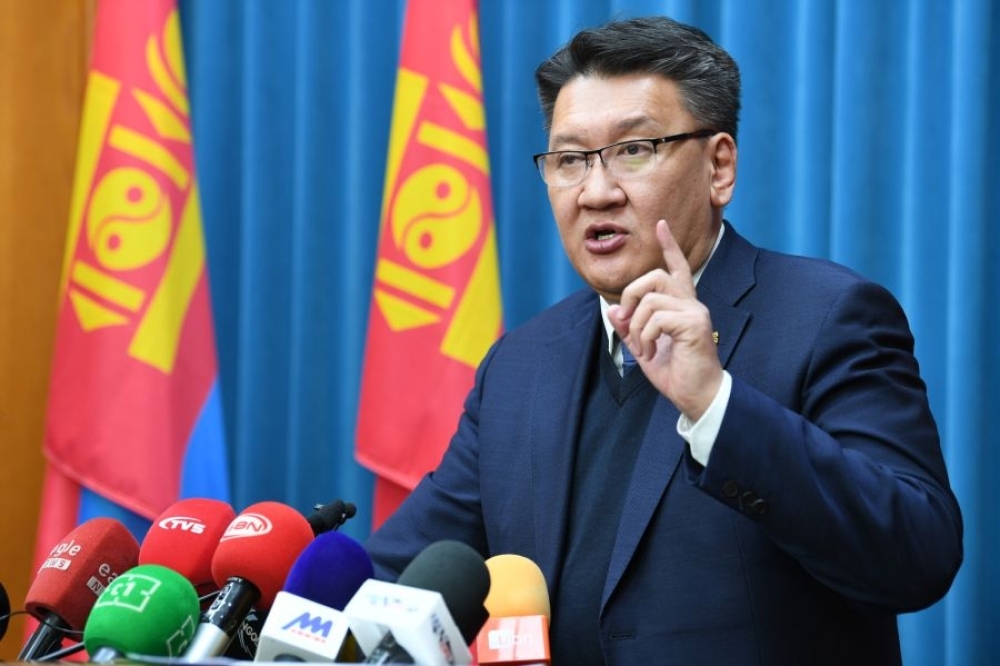 Б.Жавхлан: Нийслэл, дүүргийн татварын хэлтсийн дарга нар ажил таслаад гадаад явсан байна