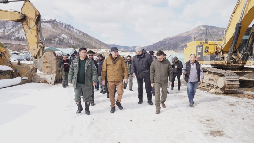 Хууль бусаар алт олборлож байгаа нэр бүхий ААН-үүдийн тусгай зөвшөөрлийг цуцална