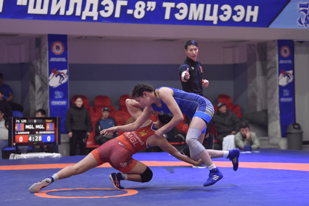 Эрдэнэтэд Чөлөөт бөхийн “Шилдэг 8”-ын анхдугаар тэмцээн  болж байна