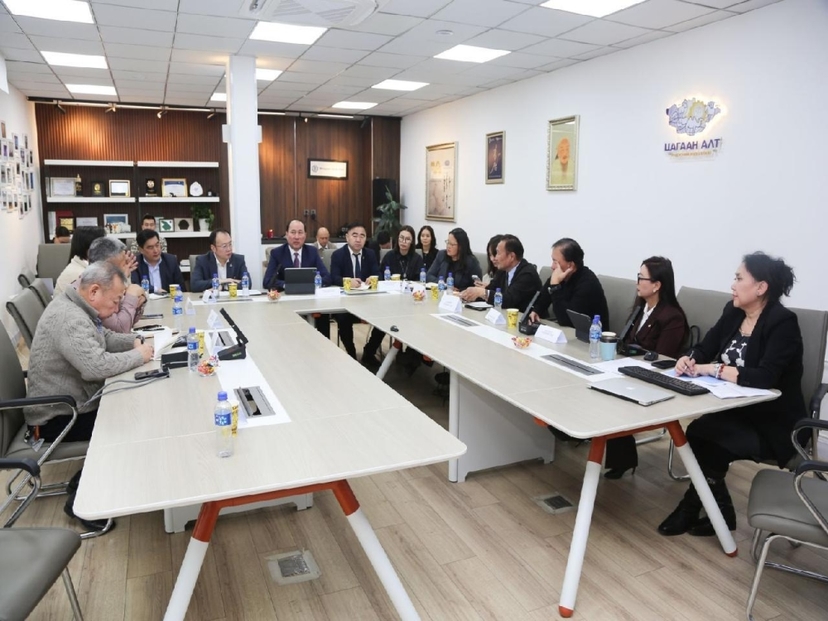 ХХААХҮ-ийн сайд М.Бадамсүрэн ноолуурын салбарын үйлдвэрлэгчидтэй уулзлаа