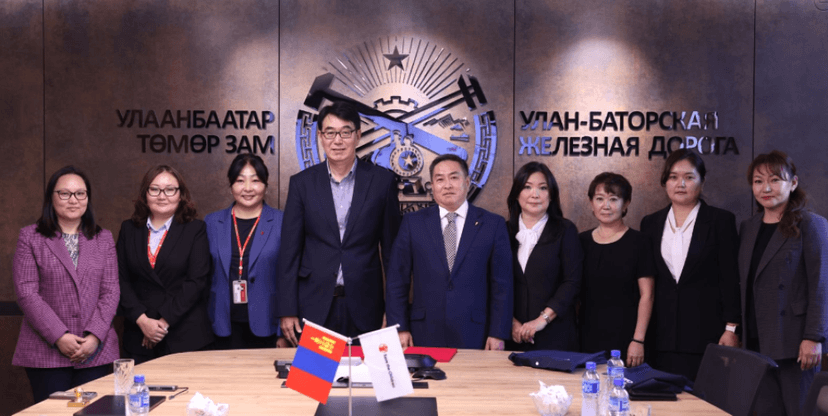 "Улаанбаатар төмөр зам” ХНН болон Хүүхдийг ивээх сангийн хооронд харилцан ойлголцлын санамж бичиг байгуулав
