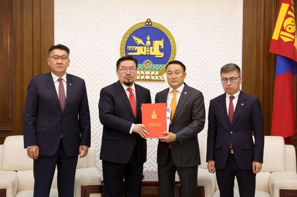 Засгийн газар Монгол Улсын 2026 оны төсвийн төслийг УИХ-д өргөн барилаа