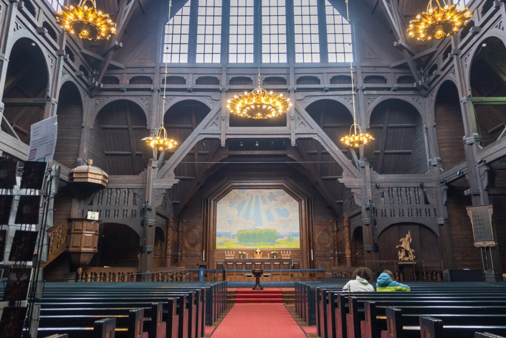 113 жилийн настай сүмийг бүхлээр нь нүүлгэх ажил эхэлжээ