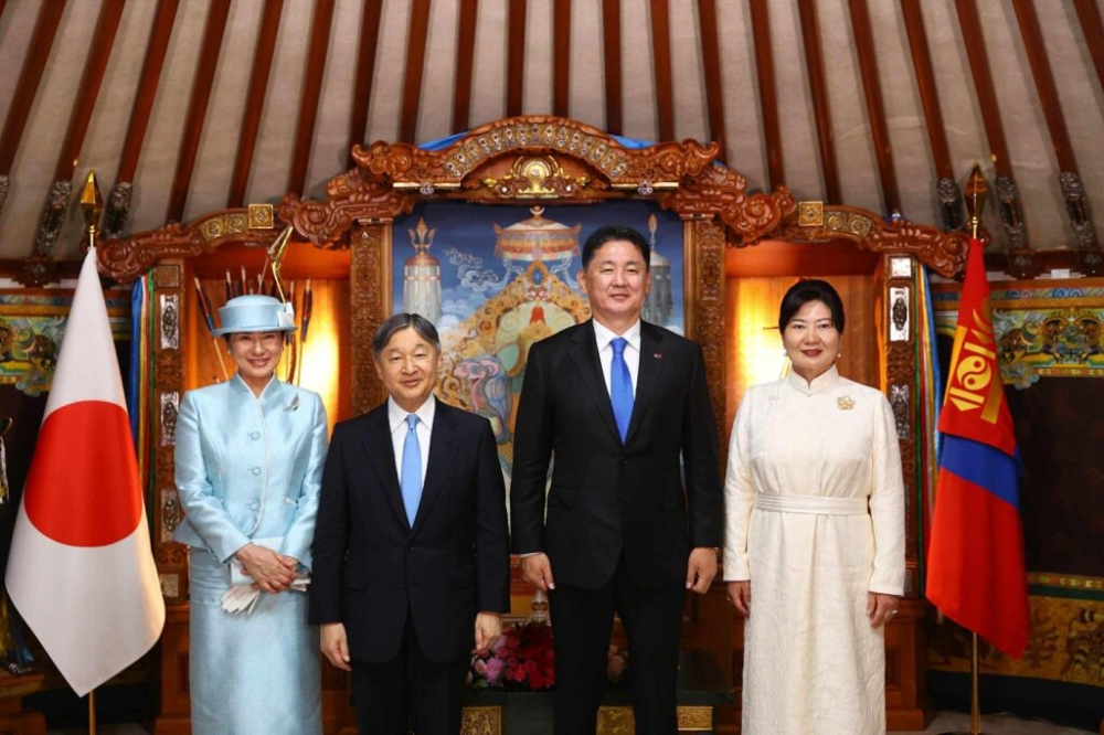 Монгол Улсын Ерөнхийлөгч У.Хүрэлсүх, гэргий Л.Болорцэцэг болон Япон Улсын Цог Жавхлант Эзэн Хаан Нарүхито, Эрхэм дээд Хатан Масако нар албан ёсны уулзалт хийлээ