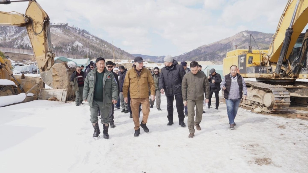 Хууль бусаар алт олборлож байгаа нэр бүхий ААН-үүдийн тусгай зөвшөөрлийг цуцална