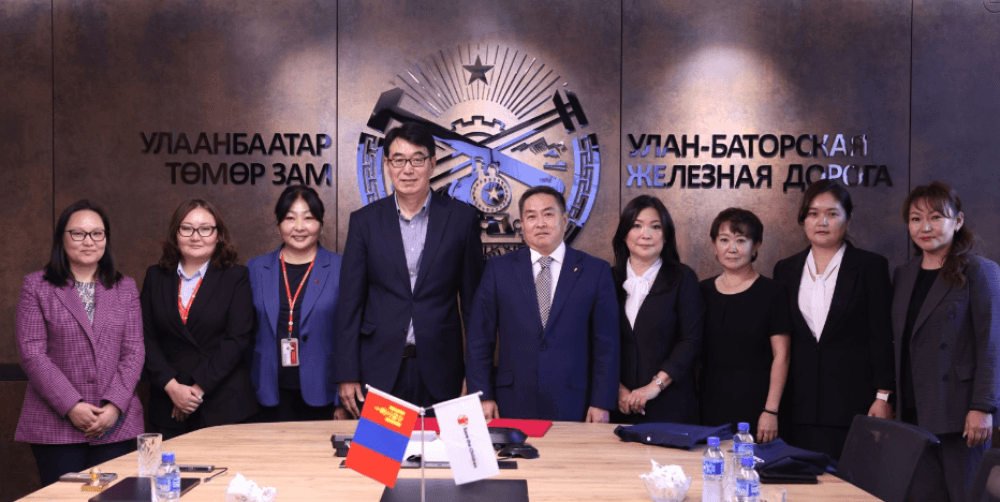 "Улаанбаатар төмөр зам” ХНН болон Хүүхдийг ивээх сангийн хооронд харилцан ойлголцлын санамж бичиг байгуулав